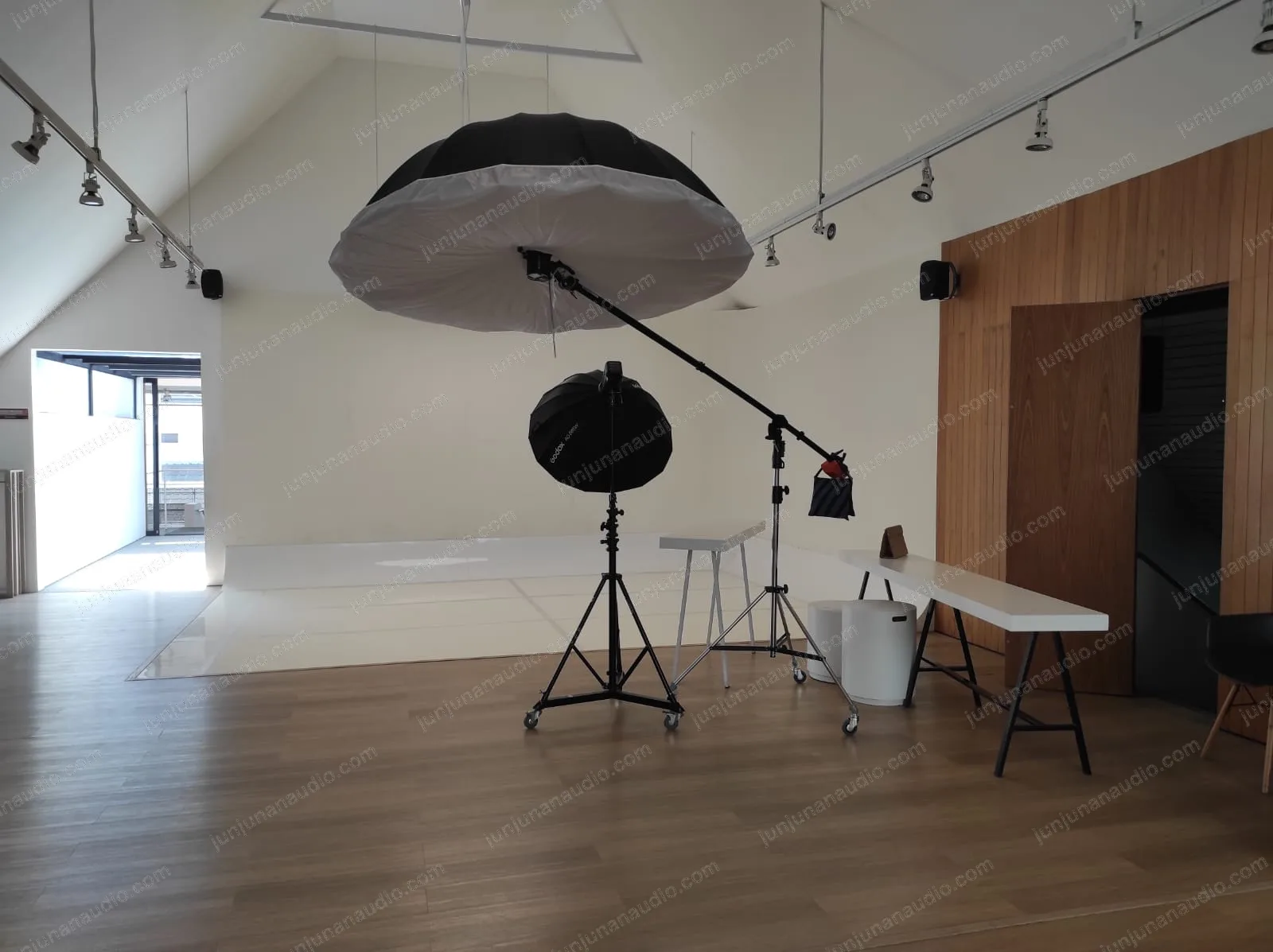 Instalasi audio Jonas Photo Bandung 03