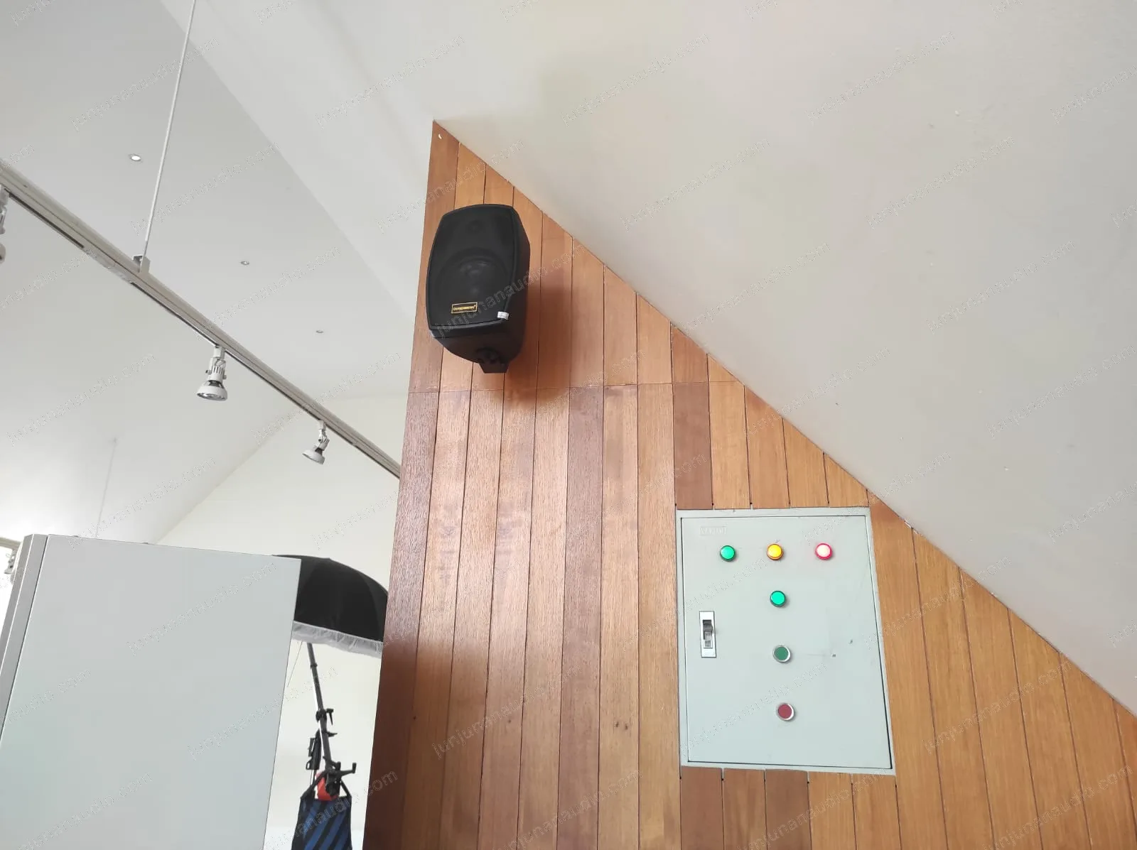 Instalasi audio Jonas Photo Bandung 14